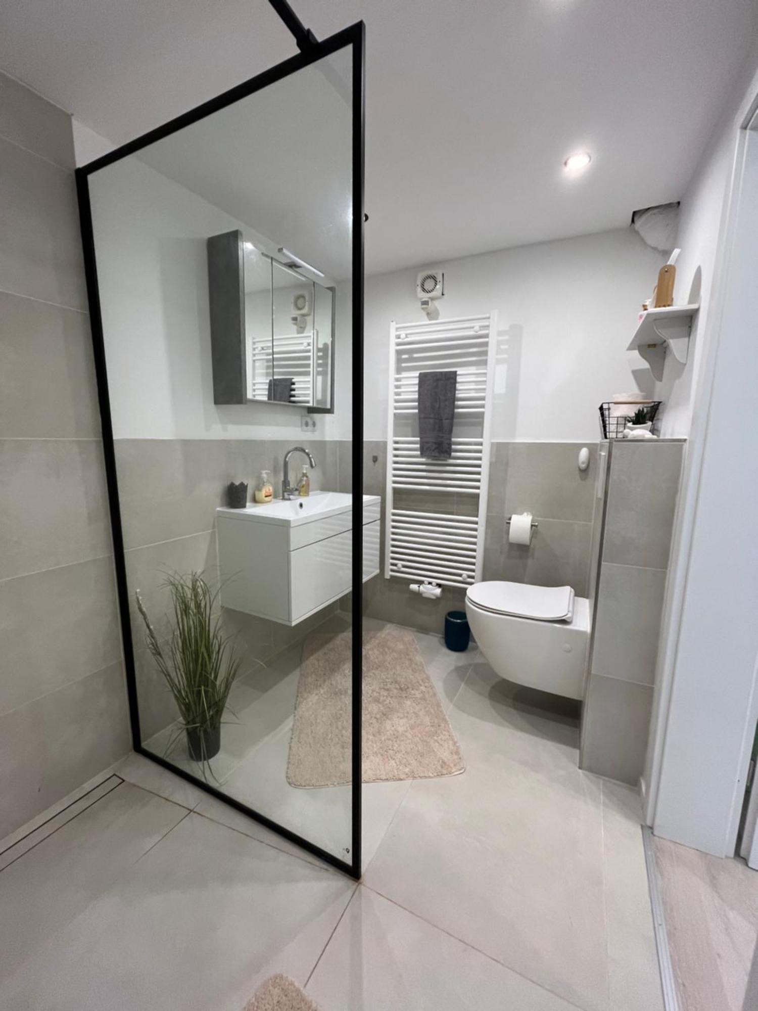 Moderne Ferienwohnung Mit Guter Ausstattung Und Self Checkin بودنفيردر المظهر الخارجي الصورة