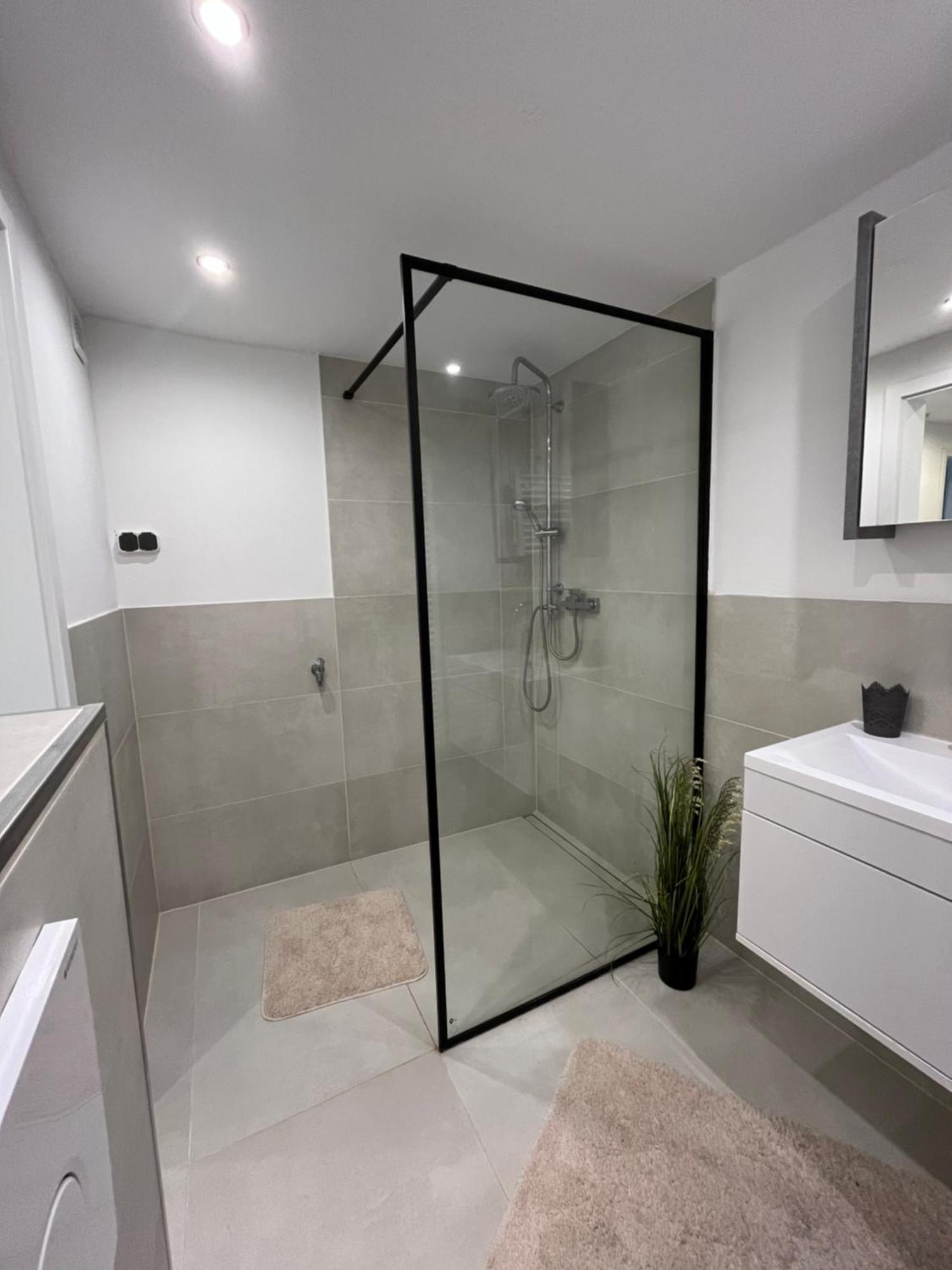 Moderne Ferienwohnung Mit Guter Ausstattung Und Self Checkin بودنفيردر المظهر الخارجي الصورة